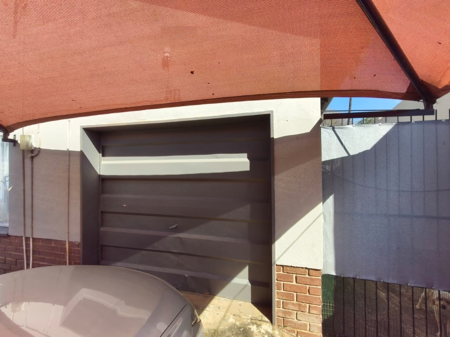 3 Bedroom Property for Sale in Protea Park North West